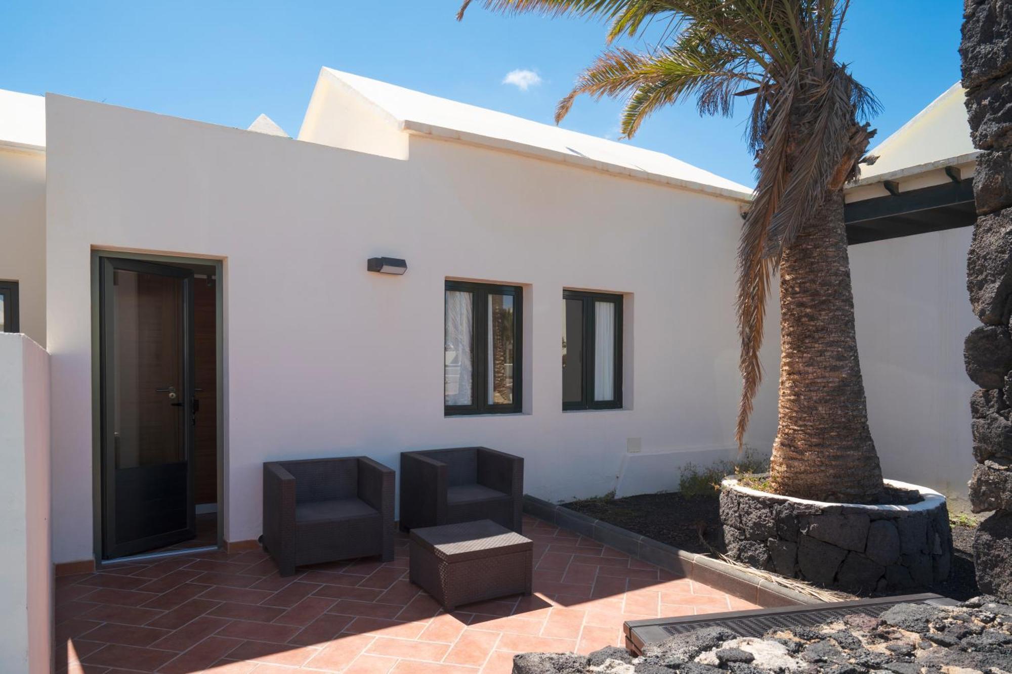 Lanzahost Casa Sunny Seafront Villa Costa Teguise Dış mekan fotoğraf