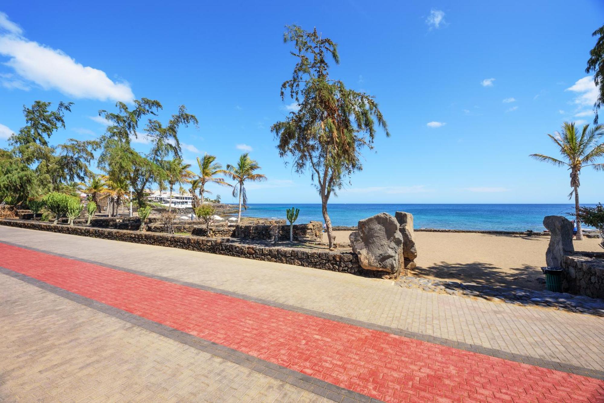 Lanzahost Casa Sunny Seafront Villa Costa Teguise Dış mekan fotoğraf