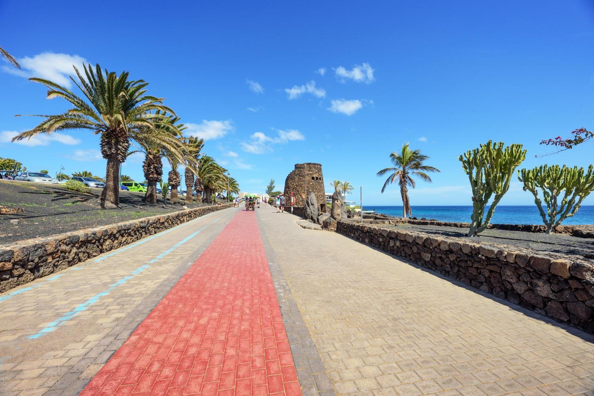Lanzahost Casa Sunny Seafront Villa Costa Teguise Dış mekan fotoğraf