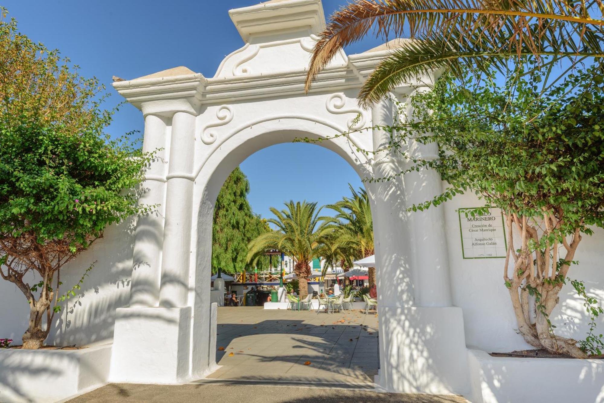 Lanzahost Casa Sunny Seafront Villa Costa Teguise Dış mekan fotoğraf